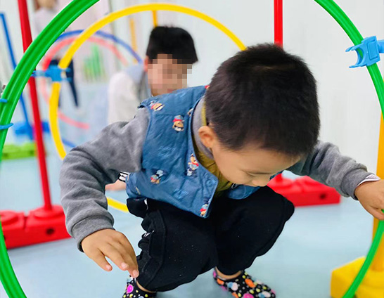 胶州青岛自闭症孩子眼中的世界和普通人有什么不一样？